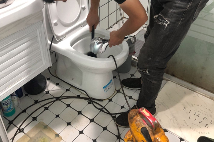 三才镇马桶堵塞自己疏通还是找师傅?专业上门服务让你省时更省心